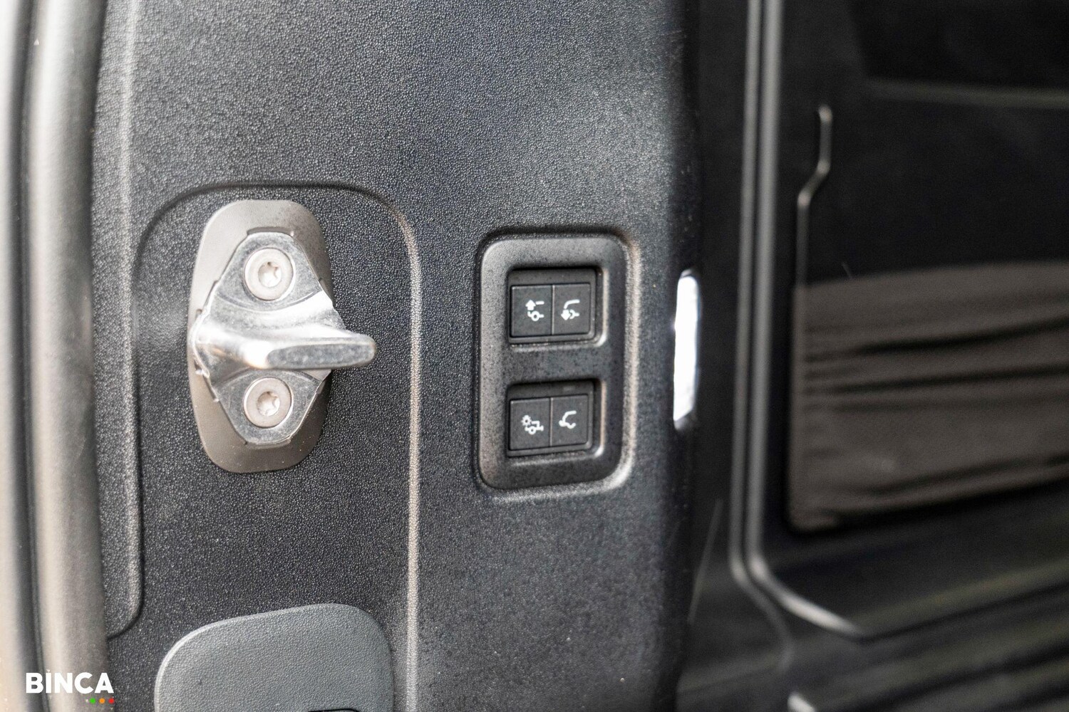 Used Land Rover Defender 2024 for sale - 77853580: Photo 12