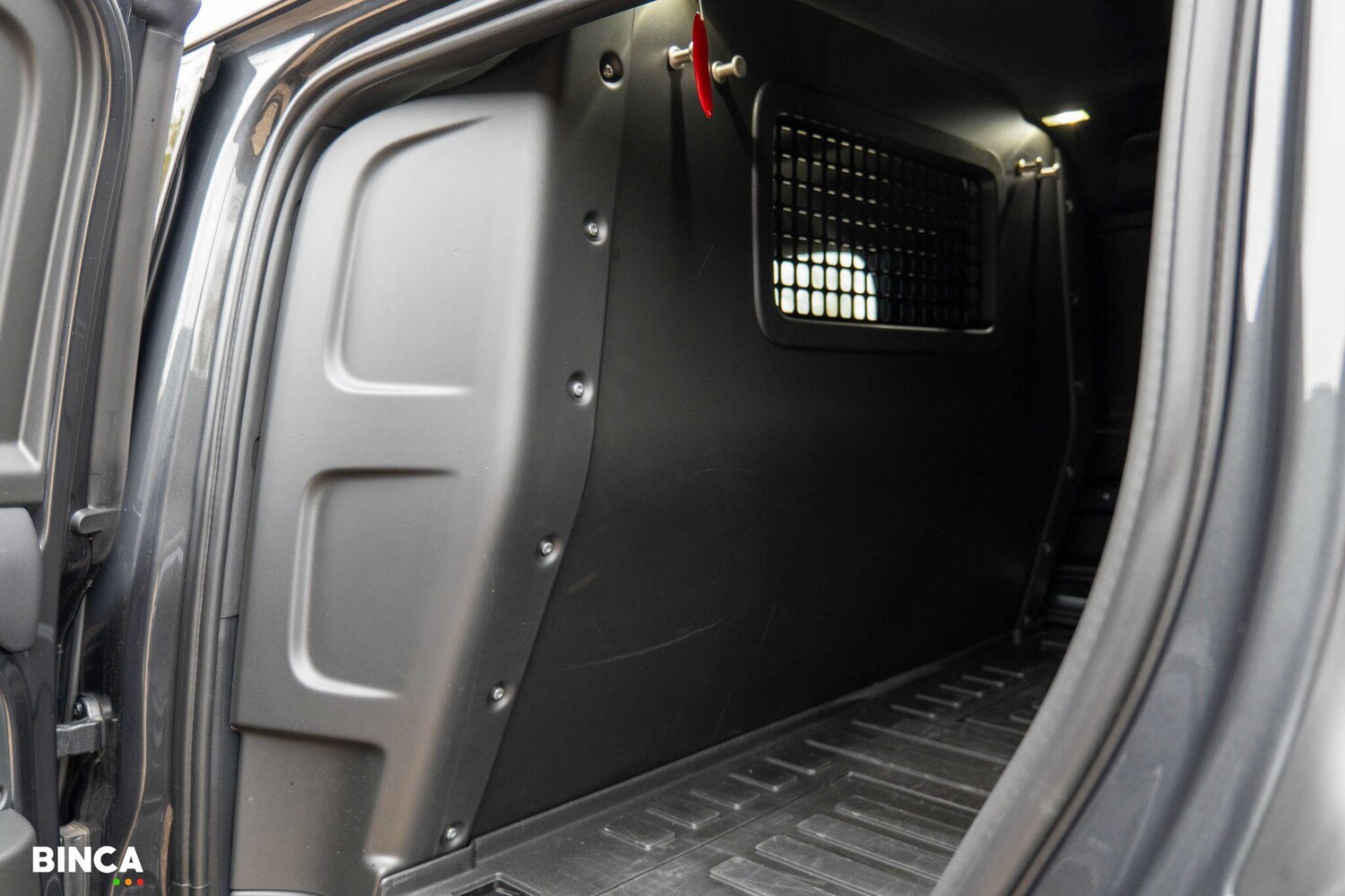 Used Land Rover Defender 2024 for sale - 77853580: Photo 33