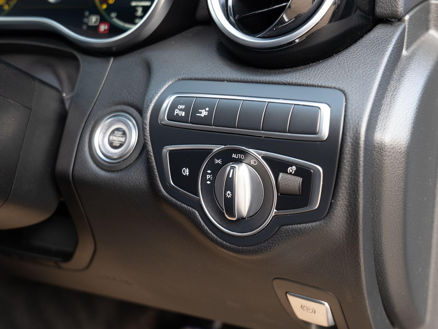 Used Mercedes-Benz C Class 2018 for sale - 76432336: Photo 20