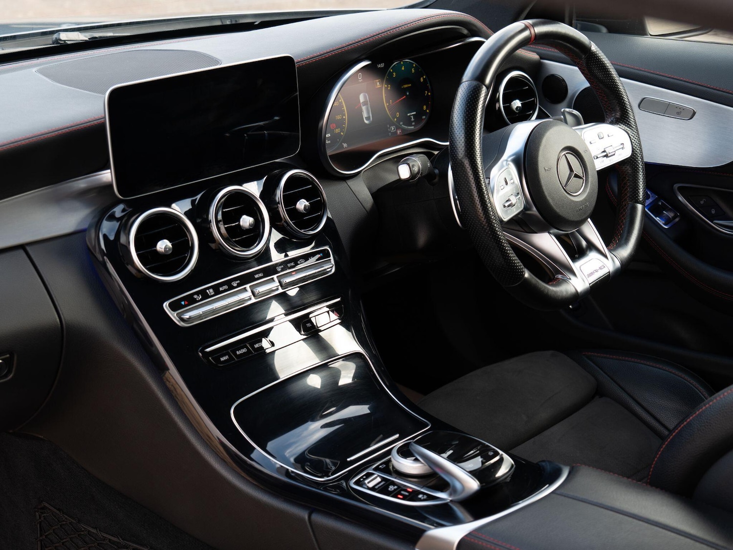 Used Mercedes-Benz C Class 2018 for sale - 76432336: Photo 32