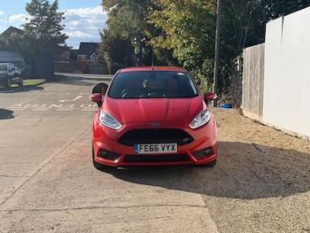 Used Ford Fiesta 2017 for sale - 76158737: Photo 2