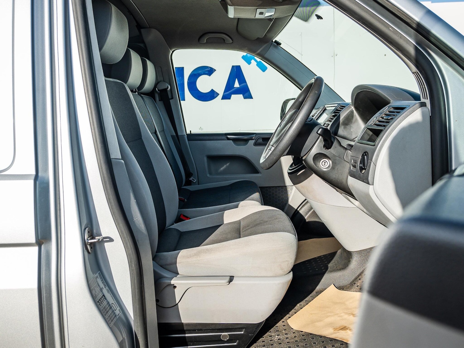 Used Volkswagen Transporter 2015 for sale - 76458152: Photo 18