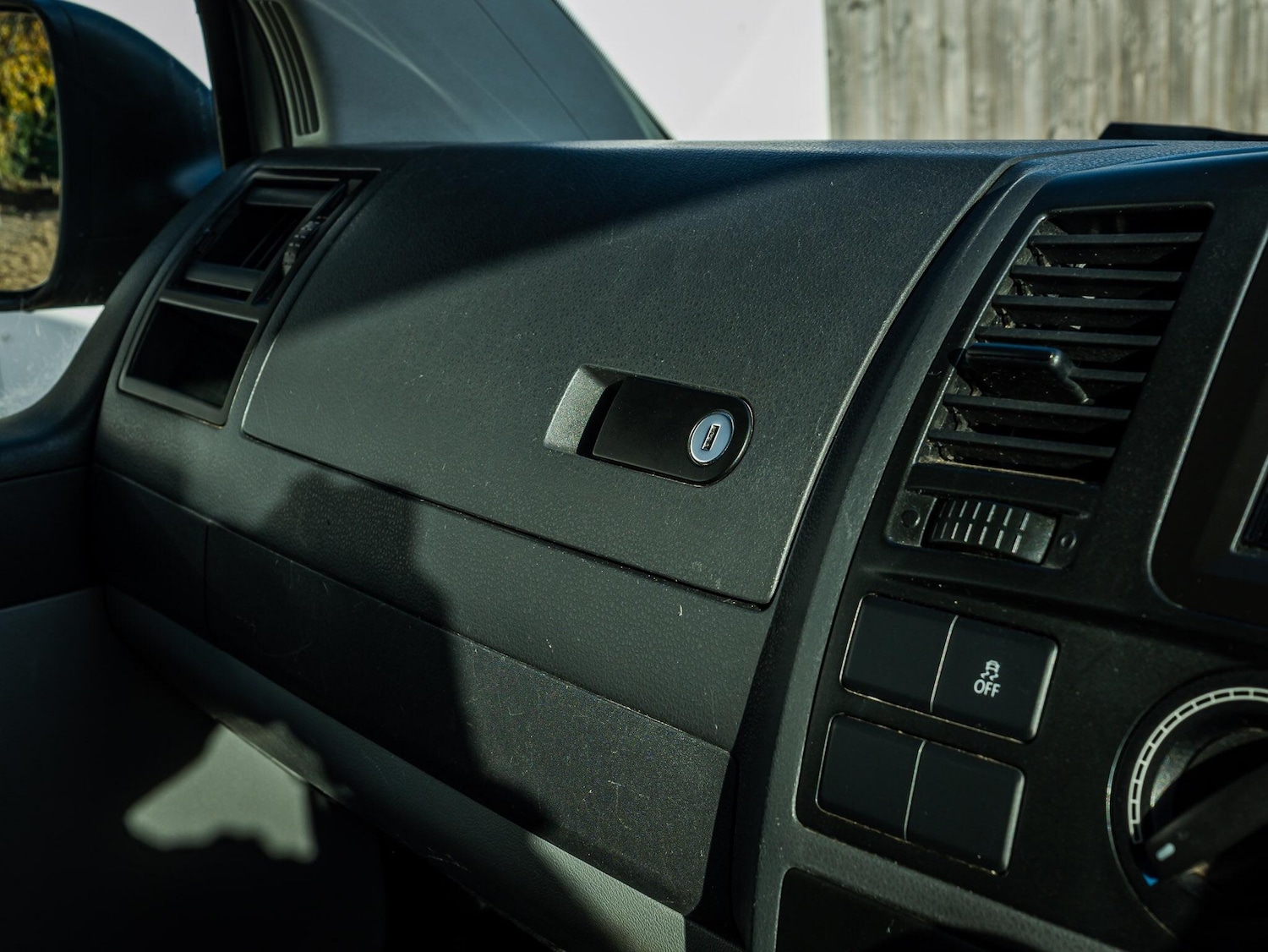 Used Volkswagen Transporter 2015 for sale - 76458152: Photo 27