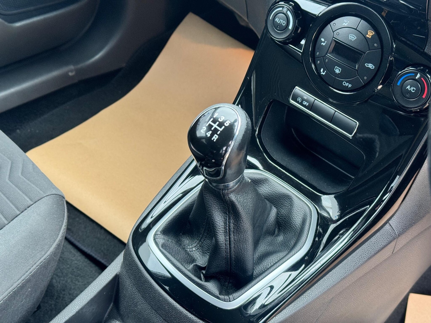 Used Ford Fiesta 2014 for sale - 76584678: Photo 10