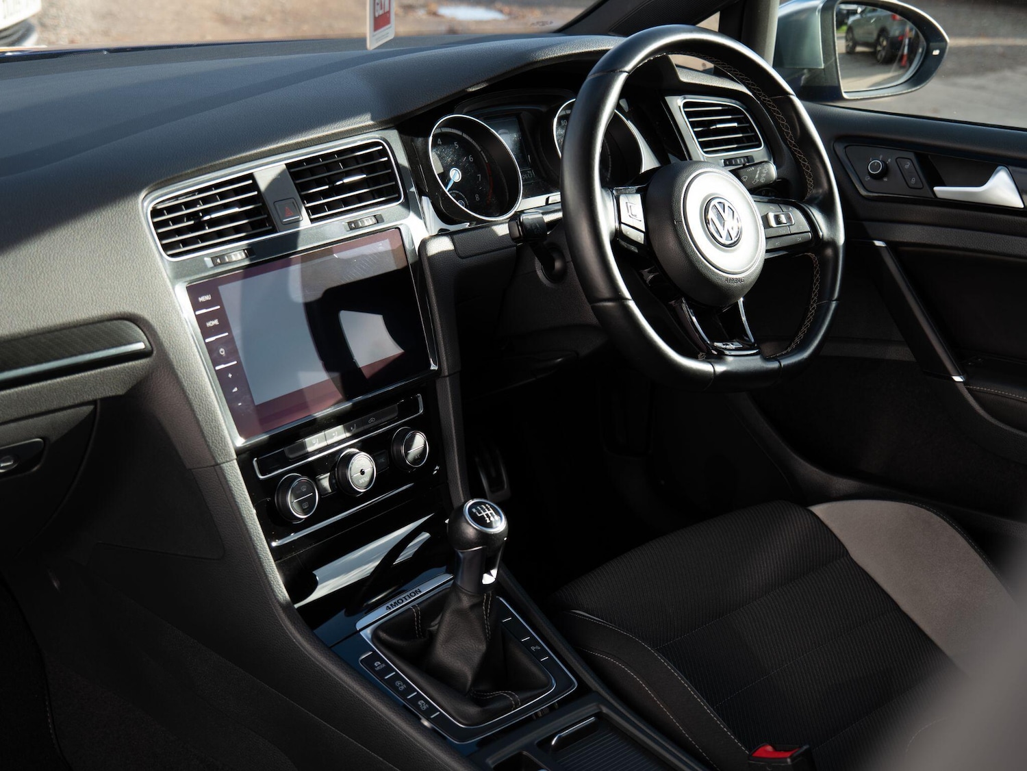 Used Volkswagen Golf 2015 for sale - 76993173: Photo 32