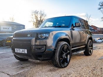 Used Land Rover Defender 90 2021 for sale - 76646230: Photo