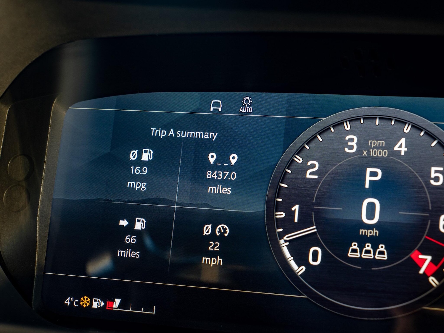 Used Land Rover Defender 90 2021 for sale - 76646230: Photo 40