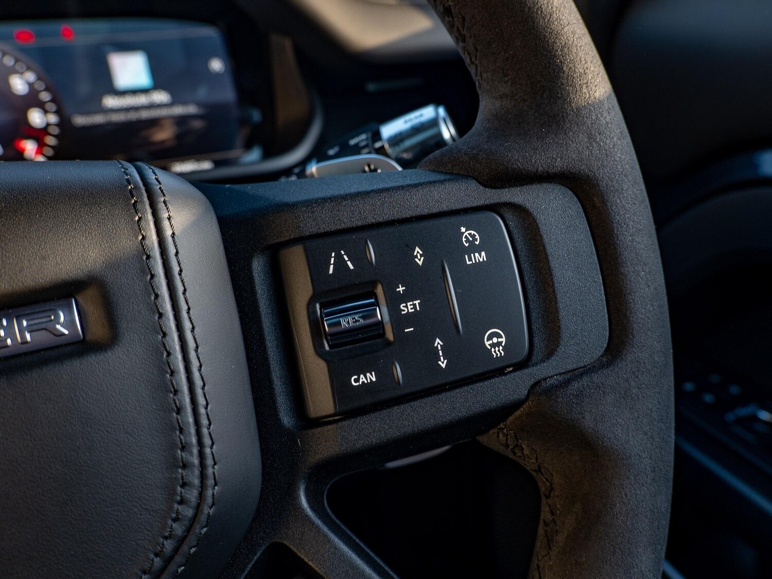 Used Land Rover Defender 90 2021 for sale - 76646230: Photo 41