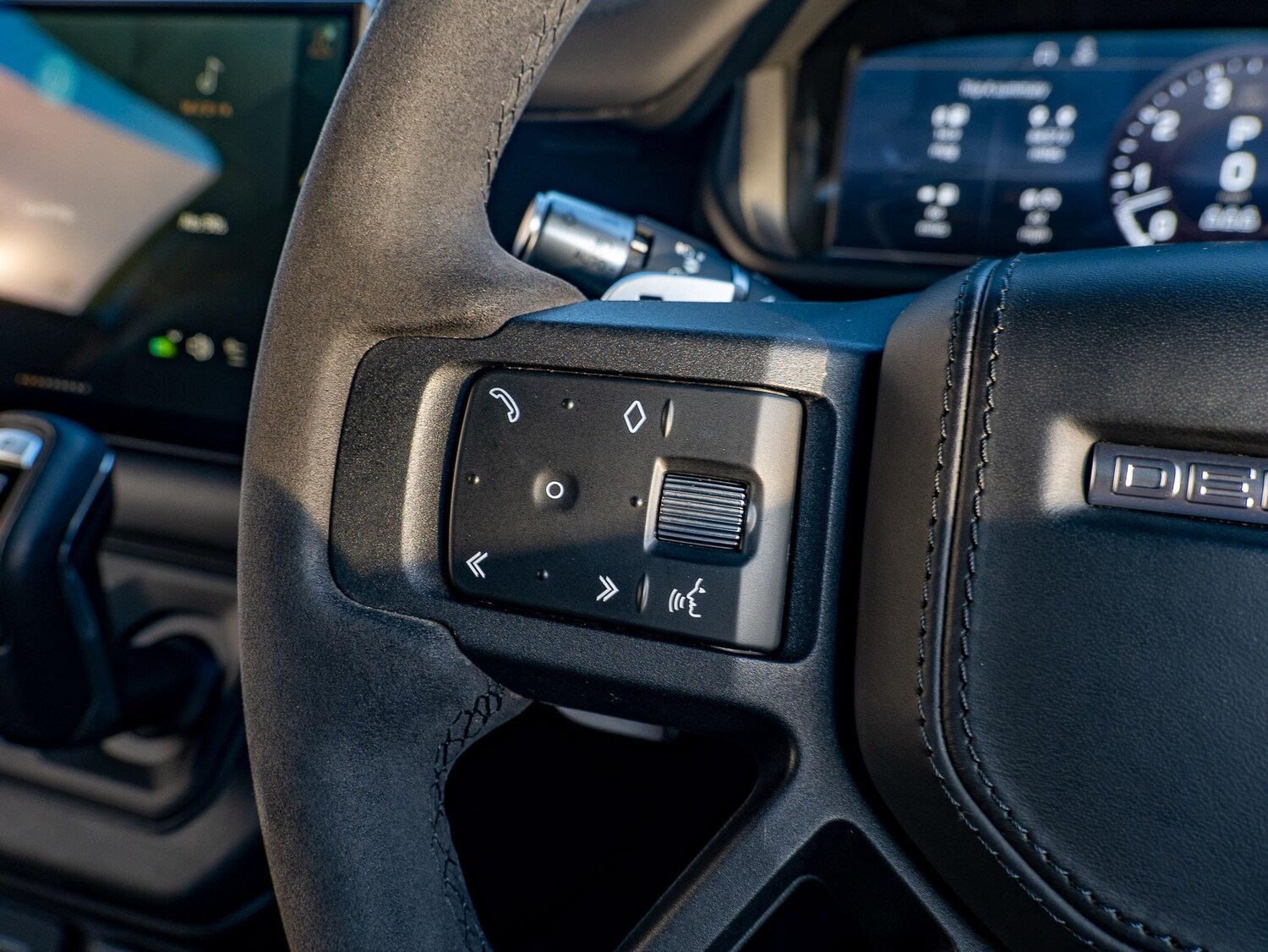 Used Land Rover Defender 90 2021 for sale - 76646230: Photo 42