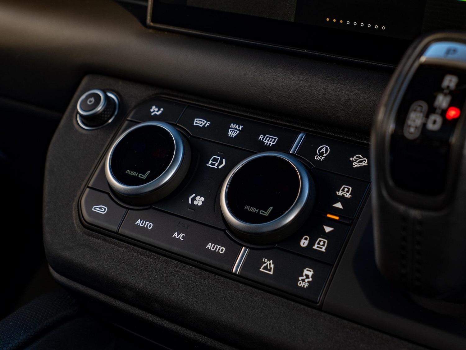 Used Land Rover Defender 90 2021 for sale - 76646230: Photo 44