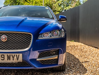 Used Jaguar XF 2019 for sale - 79158456: Photo