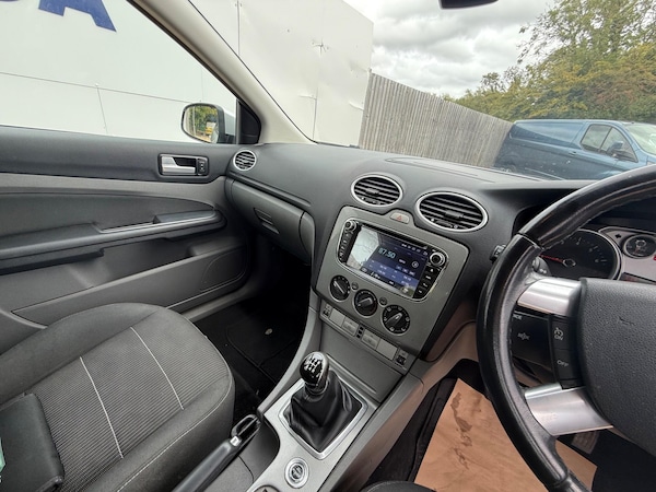 Used Ford Focus 2010 for sale - 75697393: Photo 12