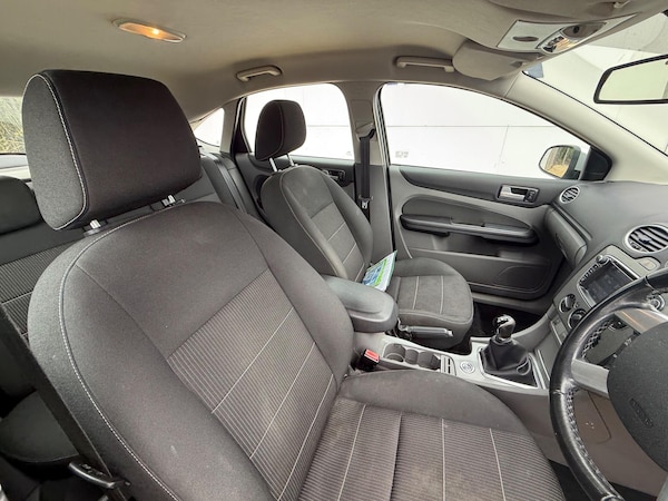 Used Ford Focus 2010 for sale - 75697393: Photo 14