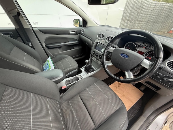 Used Ford Focus 2010 for sale - 75697393: Photo 15