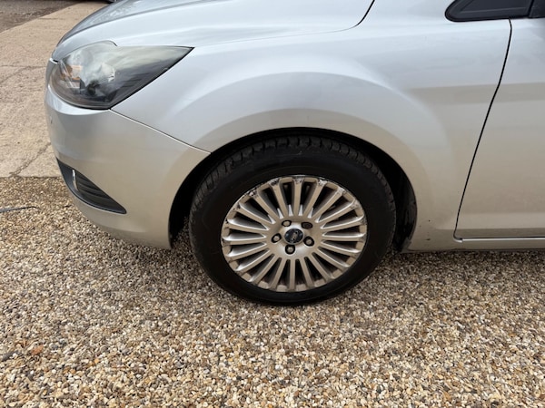 Used Ford Focus 2010 for sale - 75697393: Photo 18