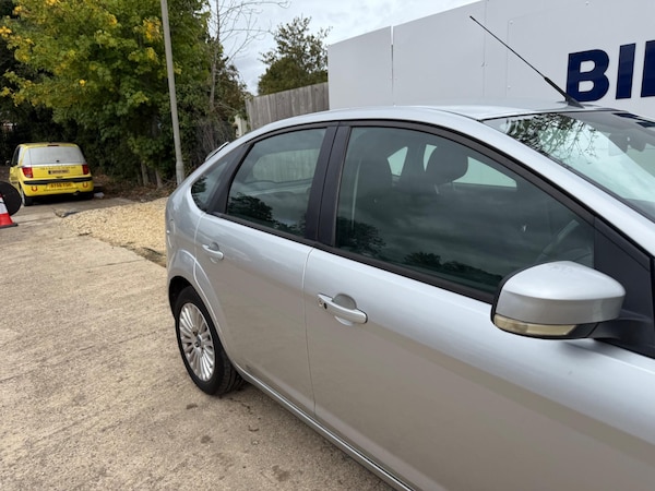 Used Ford Focus 2010 for sale - 75697393: Photo 25