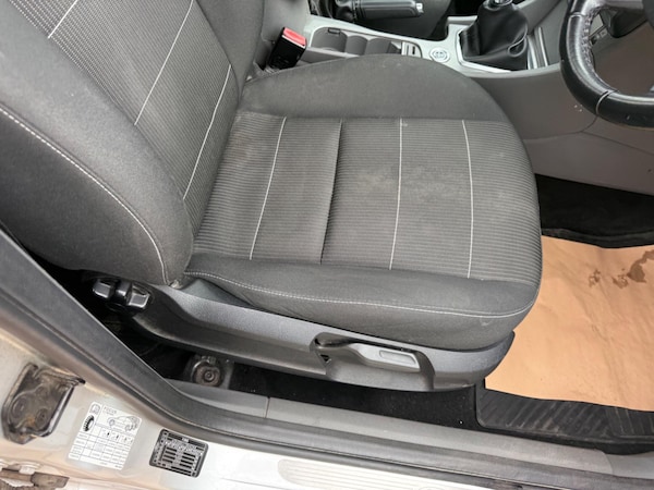 Used Ford Focus 2010 for sale - 75697393: Photo 26