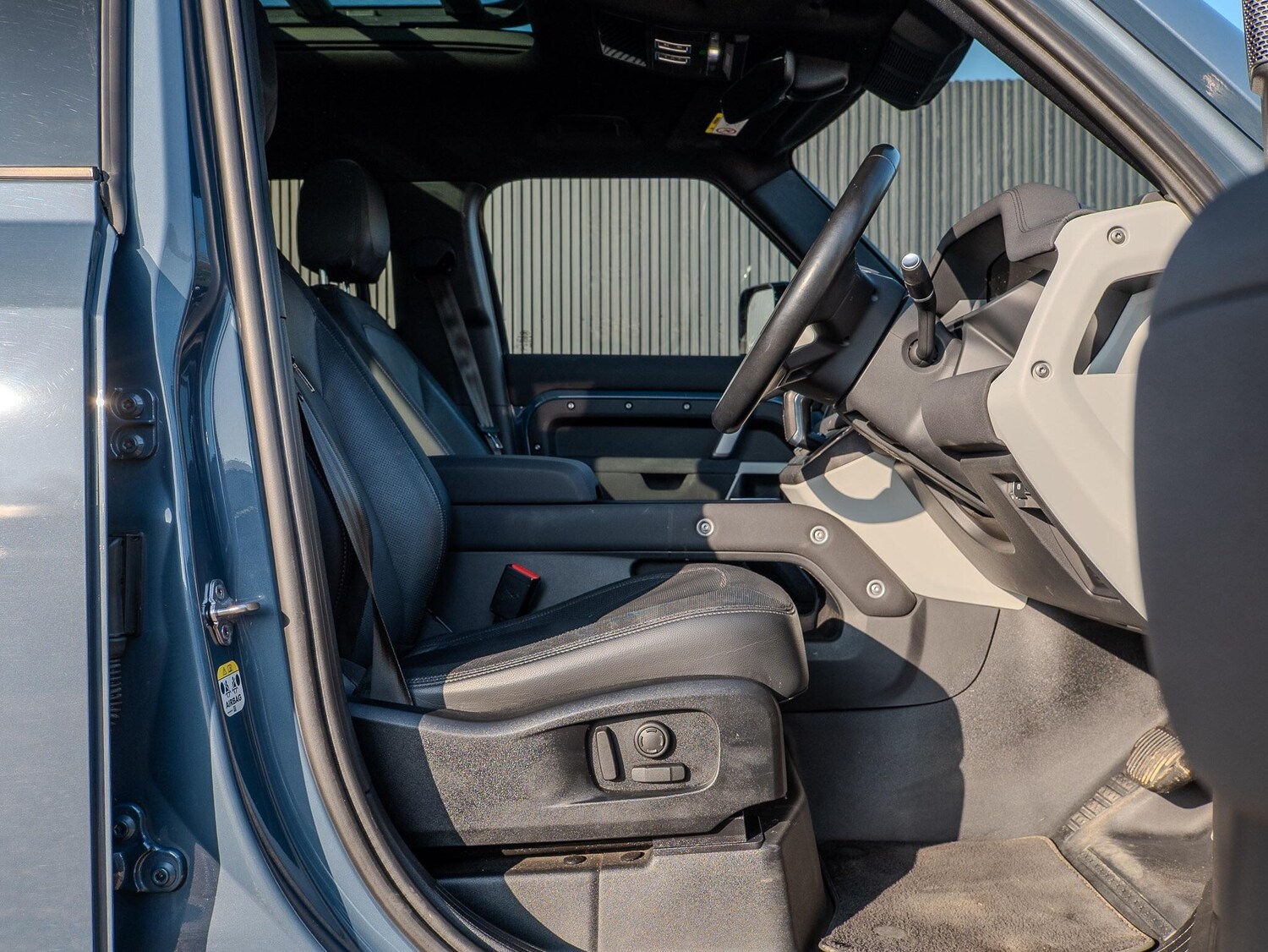 Used Land Rover Defender 110 for sale - 77769275: Photo 32