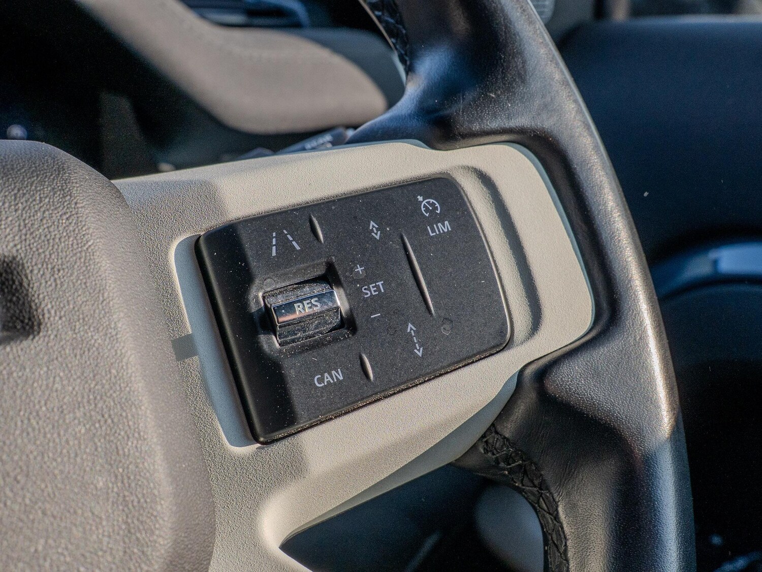 Used Land Rover Defender 110 for sale - 77769275: Photo 49