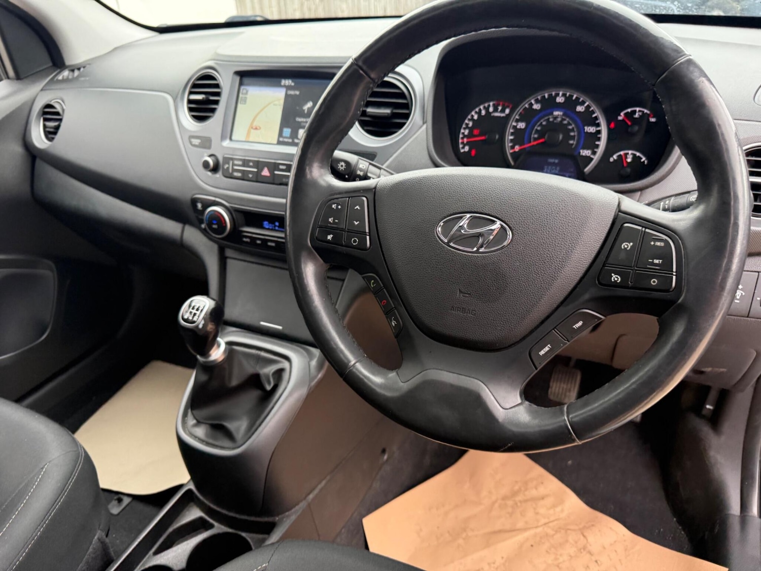 Used Hyundai i10 2018 for sale - 76620094: Photo 15