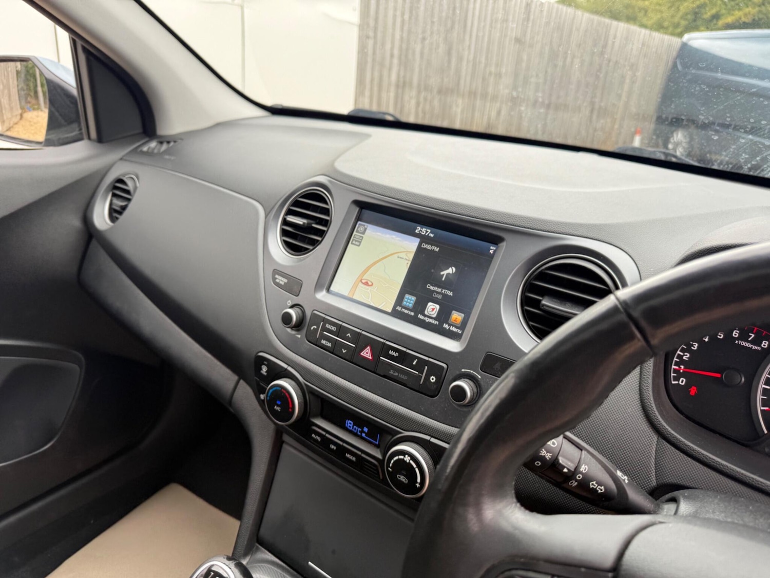 Used Hyundai i10 2018 for sale - 76620094: Photo 17