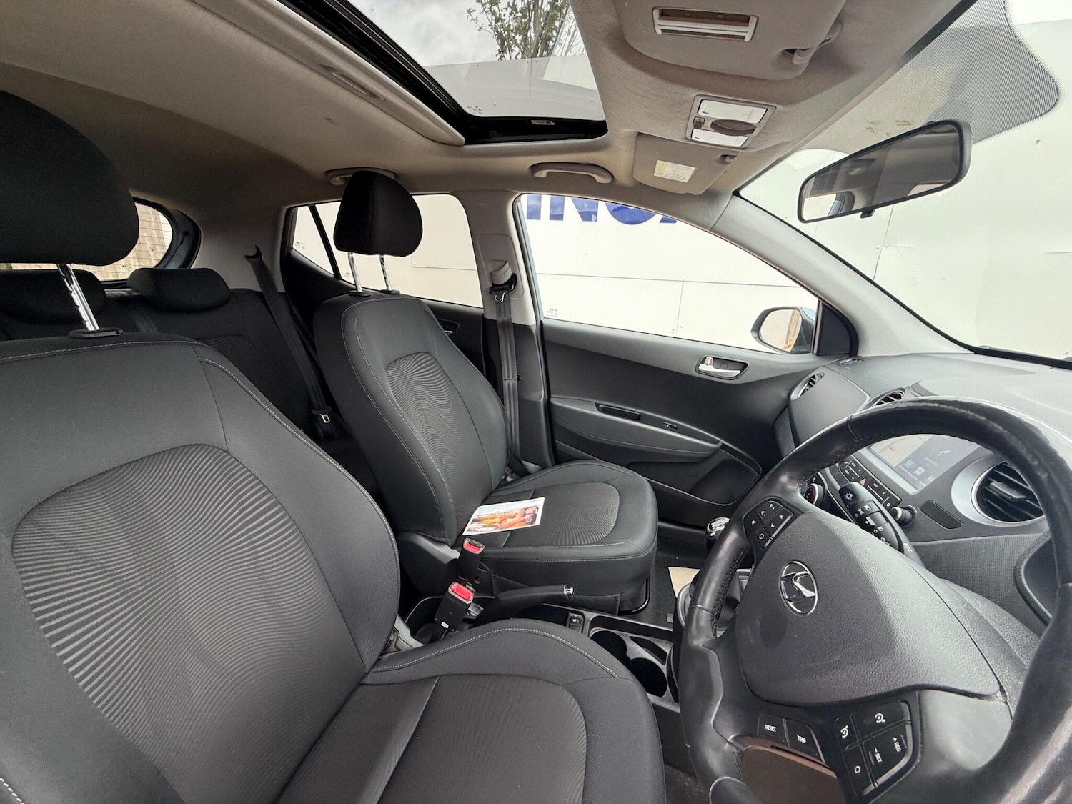 Used Hyundai i10 2018 for sale - 76620094: Photo 21