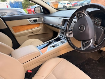 Used Jaguar XF 2014 for sale - 76714683: Photo