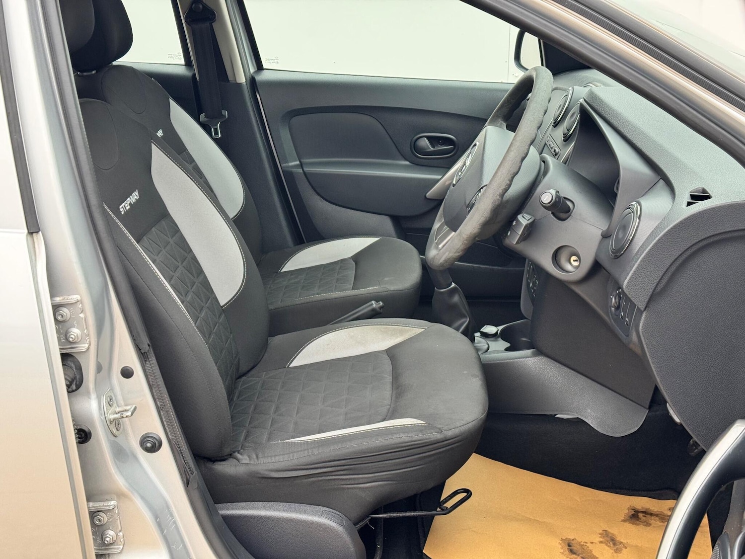 Used Dacia Sandero Stepway 2016 for sale - 76260594: Photo 13