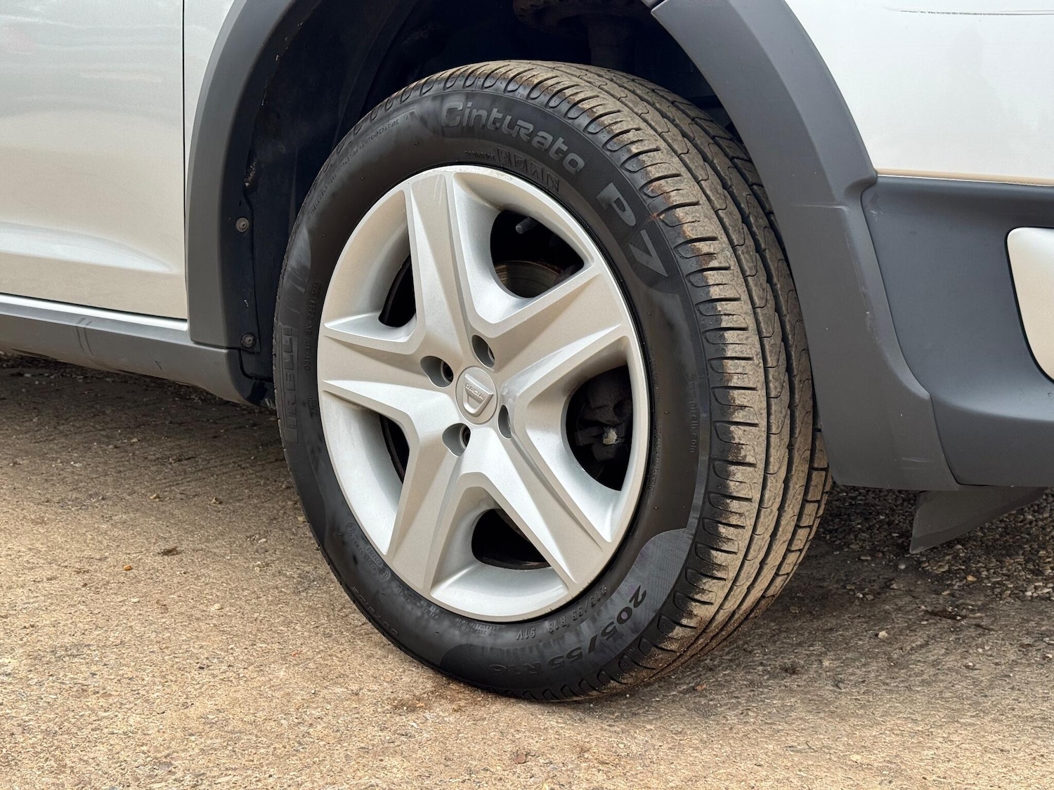 Used Dacia Sandero Stepway 2016 for sale - 76260594: Photo 2