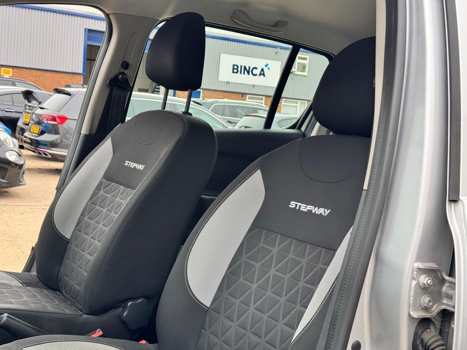 Used Dacia Sandero Stepway 2016 for sale - 76260594: Photo 41