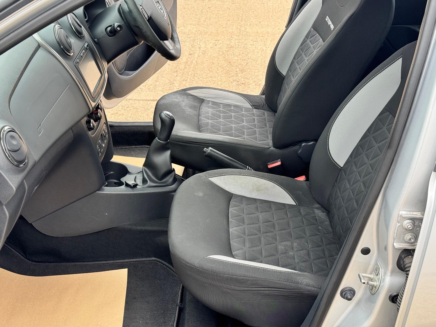 Used Dacia Sandero Stepway 2016 for sale - 76260594: Photo 42