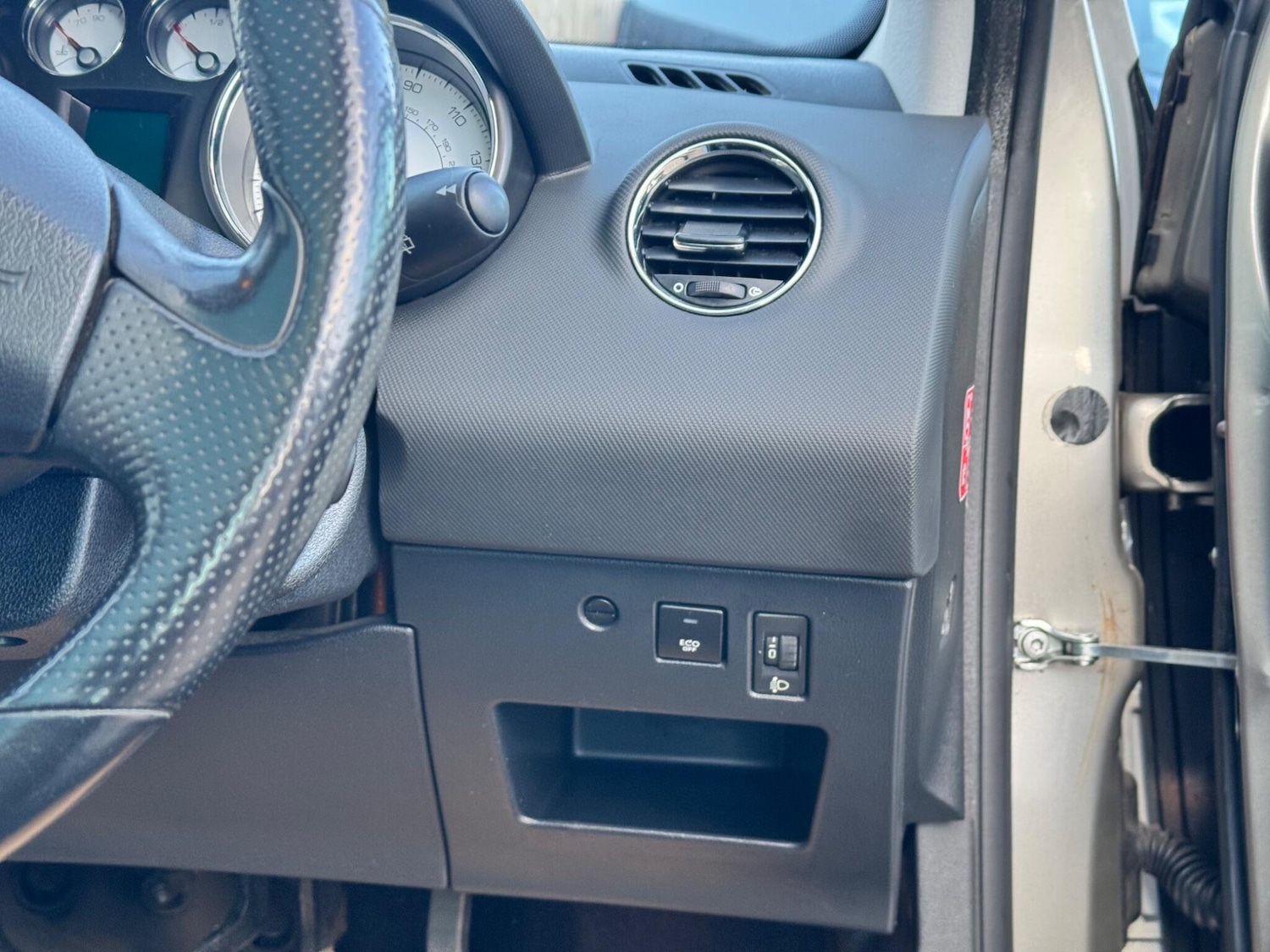 Used Peugeot 308 2013 for sale - 76988855: Photo 18