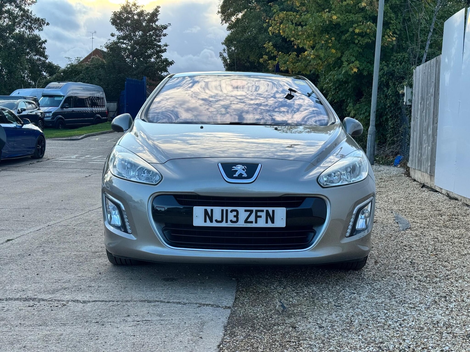 Used Peugeot 308 2013 for sale - 76988855: Photo 3