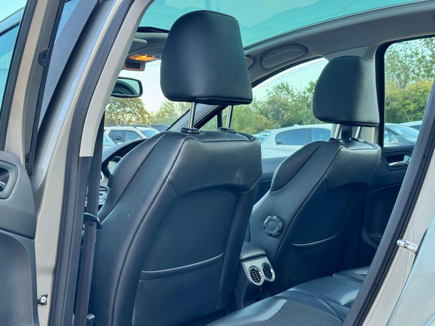 Used Peugeot 308 2013 for sale - 76988855: Photo 35