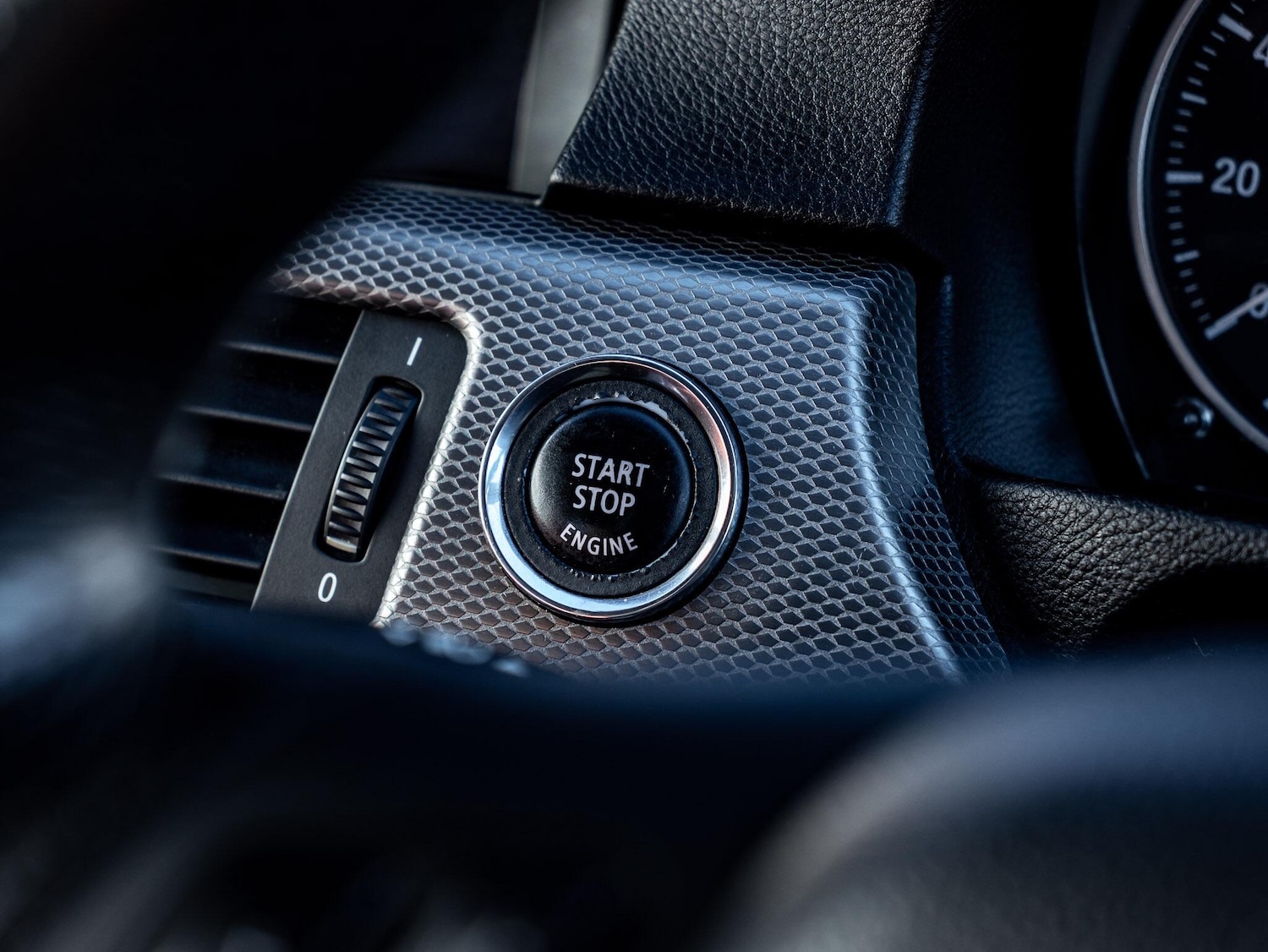 Used BMW 3 Series 2012 for sale - 76886386: Photo 36