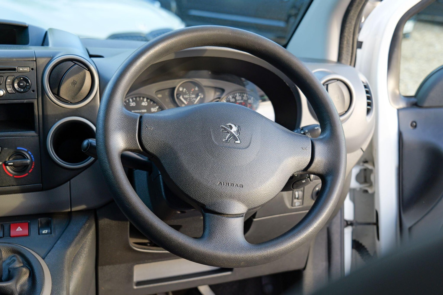 Used Peugeot Partner 2016 for sale - 77940795: Photo 31