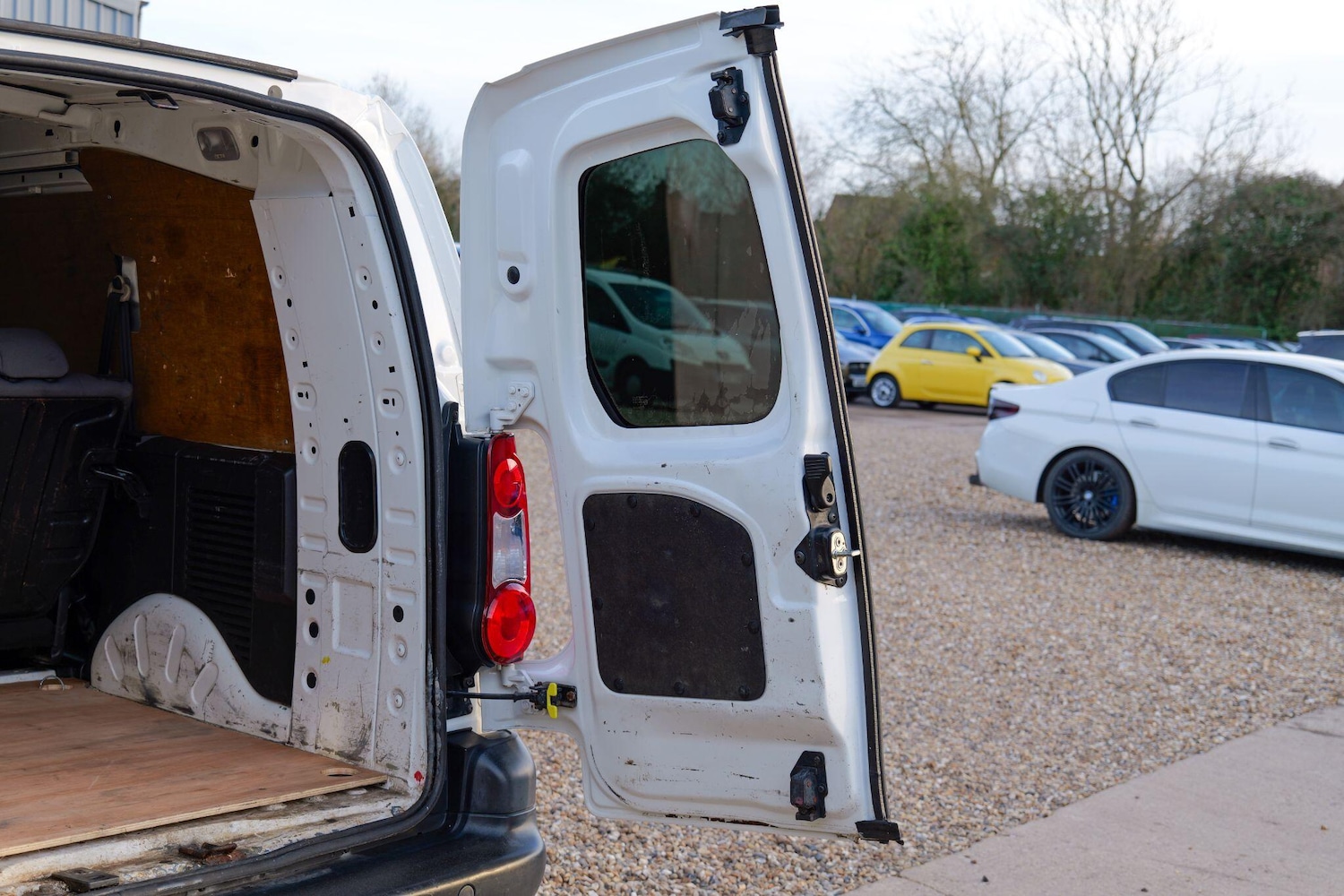 Used Peugeot Partner 2016 for sale - 77940795: Photo 41