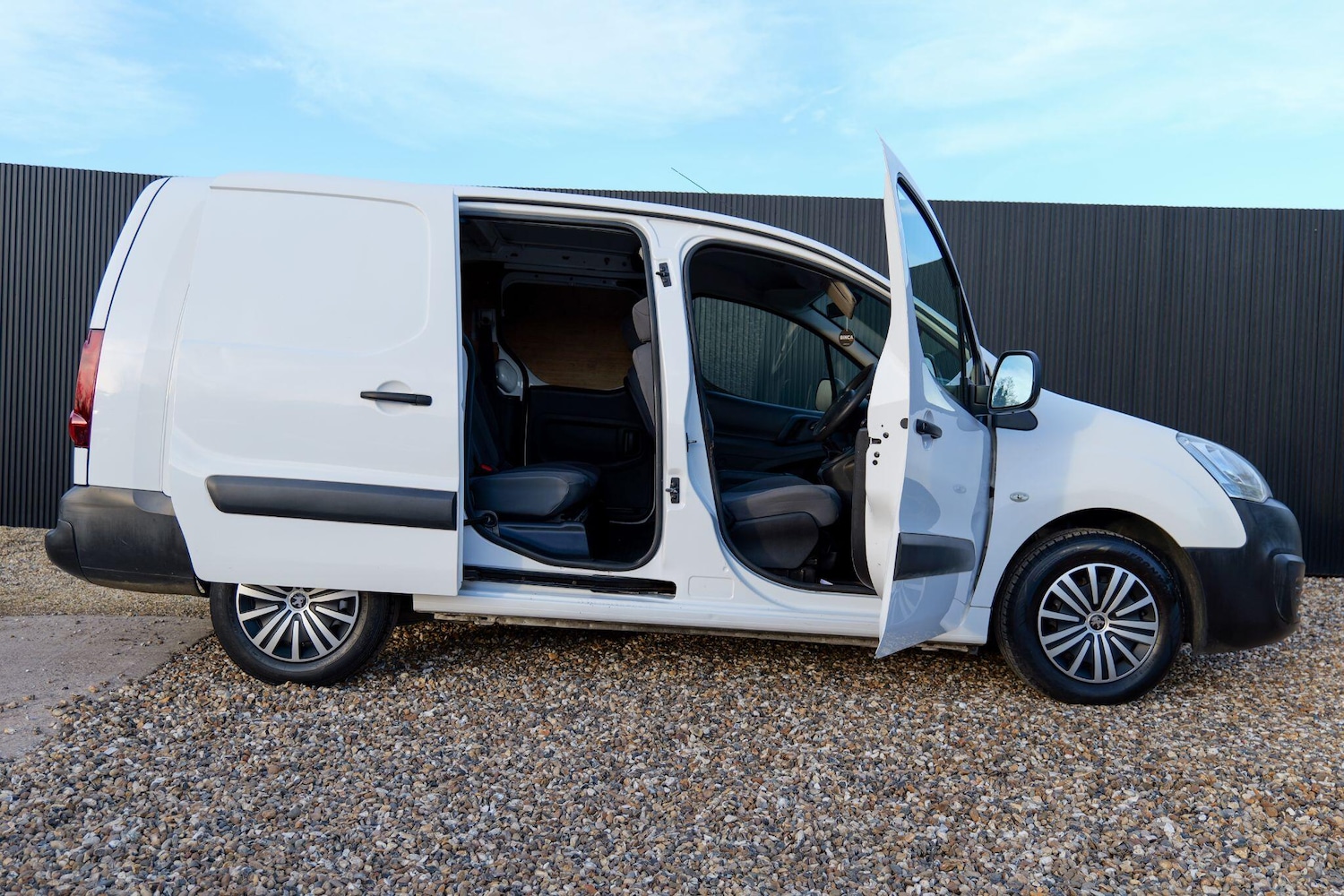 Used Peugeot Partner 2016 for sale - 77940795: Photo 7