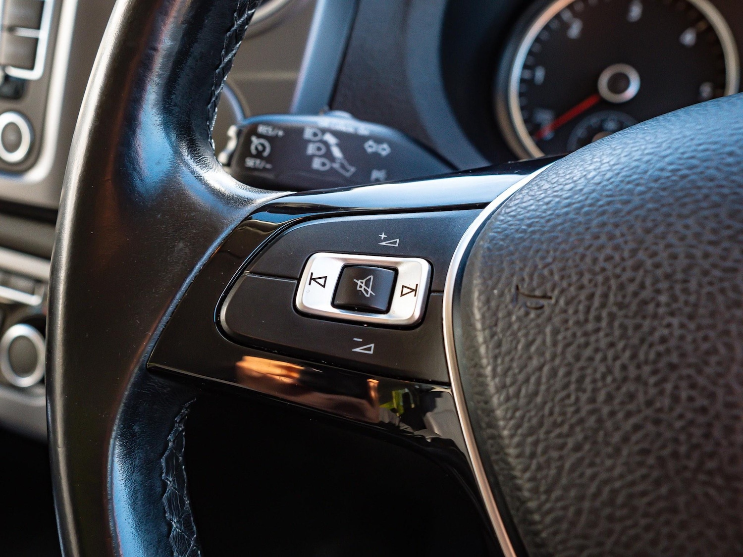 Used Volkswagen Amarok 2016 for sale - 76690064: Photo 40