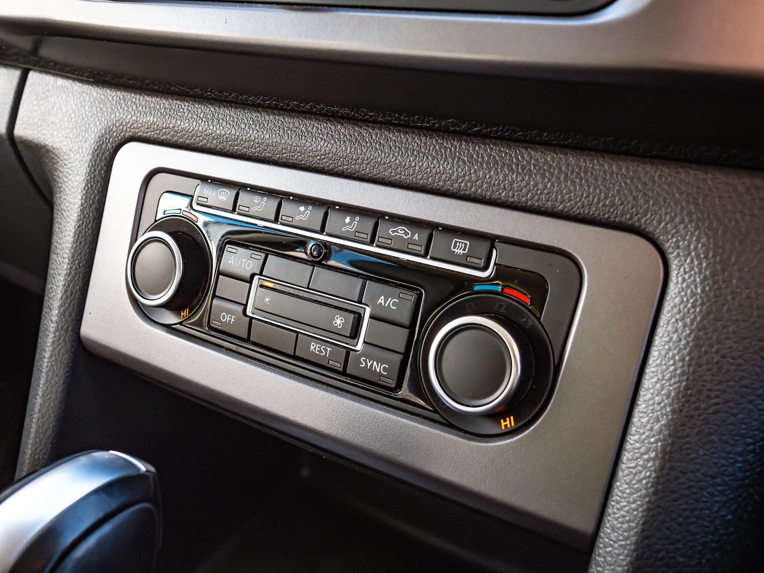 Used Volkswagen Amarok 2016 for sale - 76690064: Photo 43