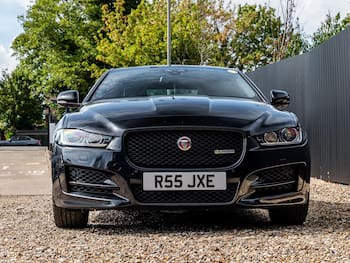 Used Jaguar XE 2017 for sale - 79413037: Photo