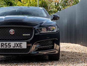 Used Jaguar XE 2017 for sale - 79413037: Photo