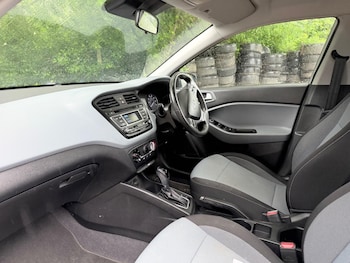 Used Hyundai i20 2017 for sale - 78796490: Photo