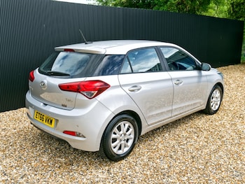 Used Hyundai i20 2017 for sale - 78796490: Photo