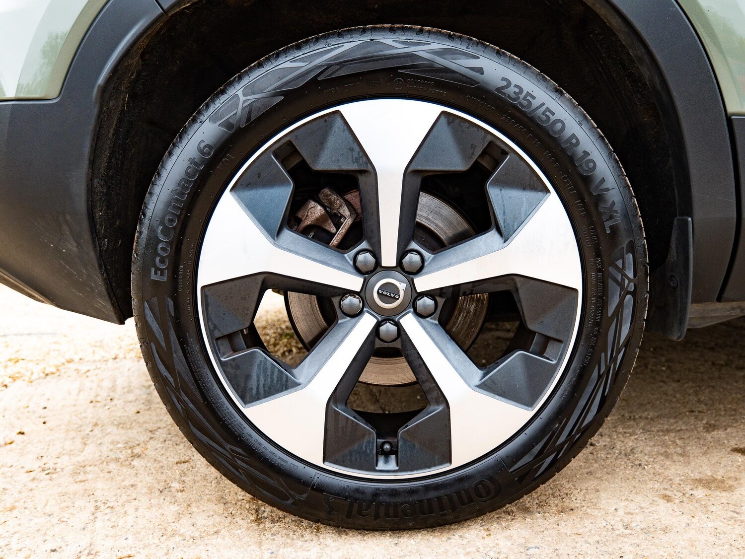 Used Volvo XC40 2024 for sale - 76270519: Photo 17