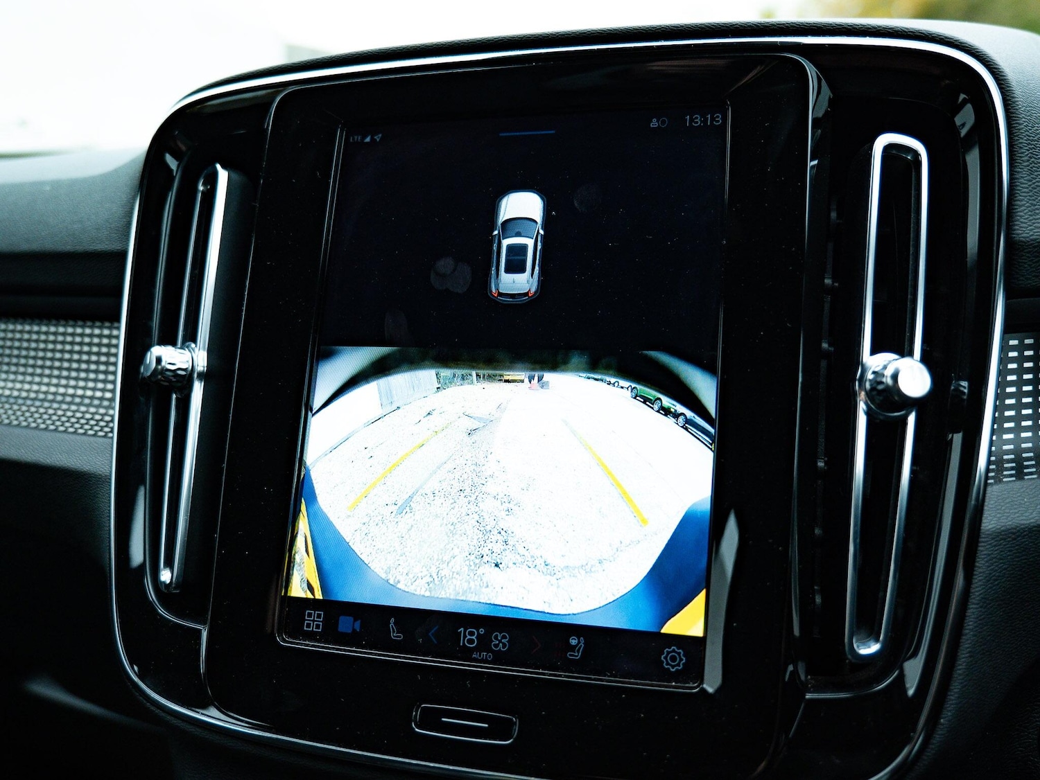 Used Volvo XC40 2024 for sale - 76270519: Photo 26