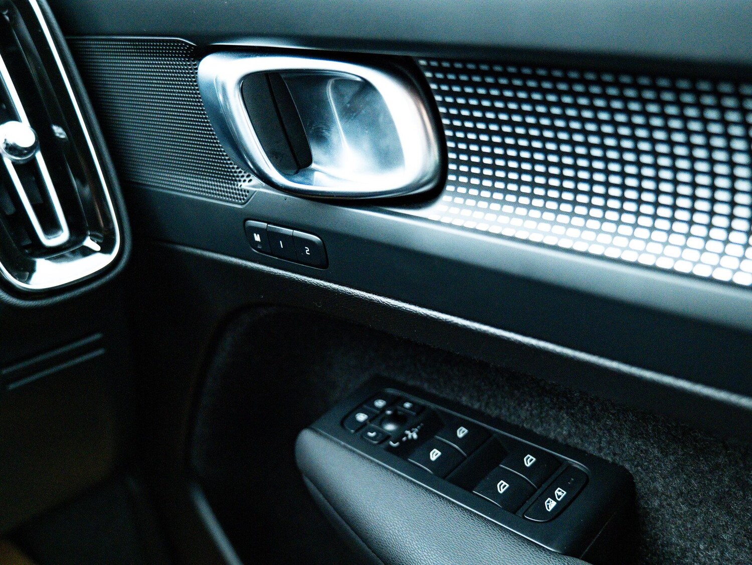 Used Volvo XC40 2024 for sale - 76270519: Photo 27