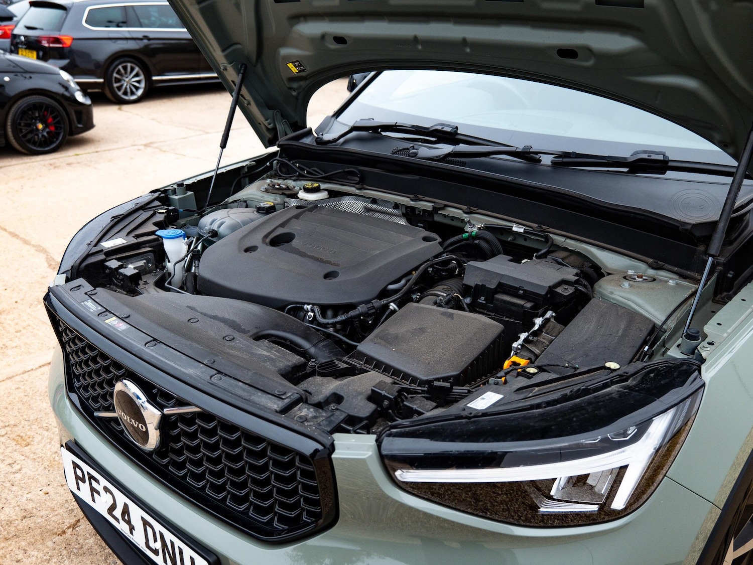 Used Volvo XC40 2024 for sale - 76270519: Photo 32