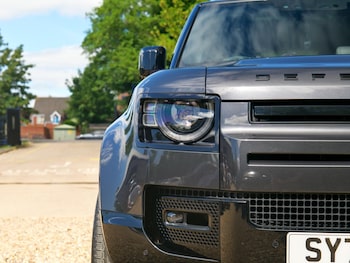 Used Land Rover Defender 2021 for sale - 79050194: Photo