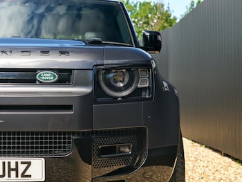 Used Land Rover Defender 2021 for sale - 79050194: Photo